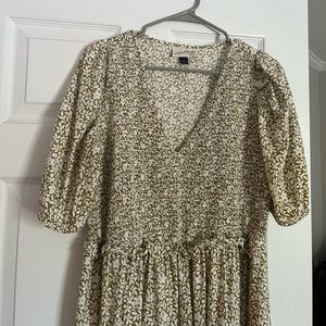 Universal Thread Smocked Green Floral Midi Dress